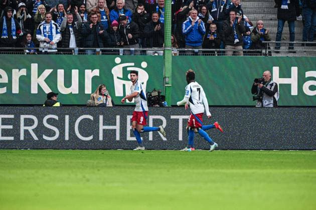 Torjubel Hamburger SV nach Tor zum 1:0 Daniel Elfadli (Hamburger SV, 08) GER, Hamburger SV vs. 1. FC Nuernberg, Fussball, 2. Bundesliga, Spieltag 11, Saison 2024 2025, 03.11.2024 DFL REGULATIONS PROHIBIT ANY USE OF PHOTOGRAPHS AS IMAGE SEQUENCES AND OR QUASI-VIDEO GER, Hamburger SV vs. 1. FC Nuernberg, Fussball, 2. Bundesliga, Spieltag 11, Saison 2024 2025, 03.11.2024 Hamburg