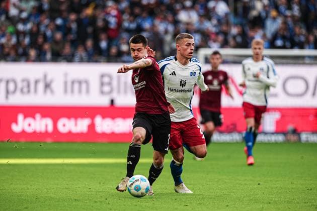 Oliver Villadsen (1. FC Nuernberg, 02), Miro Muheim (Hamburger SV, 28) GER, Hamburger SV vs. 1. FC Nuernberg, Fussball, 2. Bundesliga, Spieltag 11, Saison 2024 2025, 03.11.2024 DFL REGULATIONS PROHIBIT ANY USE OF PHOTOGRAPHS AS IMAGE SEQUENCES AND OR QUASI-VIDEO GER, Hamburger SV vs. 1. FC Nuernberg, Fussball, 2. Bundesliga, Spieltag 11, Saison 2024 2025, 03.11.2024 Hamburg