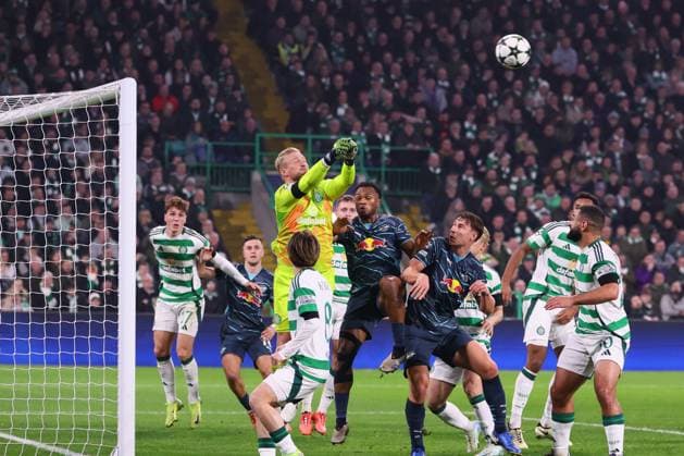 Celtic Glasgow - RB Leipzig Champions League Glasgow, 05.11.2024, Celtic Park, Fussball, UEFA Champions League, 4. Spieltag , Celtic Glasgow vs. RB Leipzig , Im Bild: Kopfballchance Willi Orban (4, RB Leipzig) nach Eckball , Only editorial use! Foto nur zur redaktionellen Nutzung bestimmt! , UEFA regulations prohibit any use of photographs as image sequences and or quasi-video ,