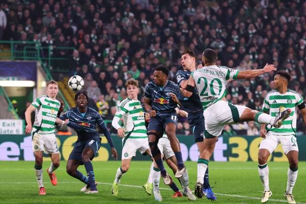 Celtic Glasgow - RB Leipzig Champions League Glasgow, 05.11.2024, Celtic Park, Fussball, UEFA Champions League, 4. Spieltag , Celtic Glasgow vs. RB Leipzig , Im Bild: Kopfballchance Willi Orban (4, RB Leipzig) nach Eckball , Only editorial use! Foto nur zur redaktionellen Nutzung bestimmt! , UEFA regulations prohibit any use of photographs as image sequences and or quasi-video ,
