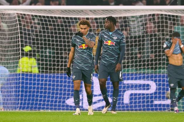Celtic Glasgow - RB Leipzig Champions League Glasgow, 05.11.2024, Celtic Park, Fussball, UEFA Champions League, 4. Spieltag , Celtic Glasgow vs. RB Leipzig , Im Bild v.l.: Antonio Nusa (RB Leipzig) und El Chadaille Bitshiabu (5, RB Leipzig) enttäuscht , Only editorial use! Foto nur zur redaktionellen Nutzung bestimmt! , UEFA regulations prohibit any use of photographs as image sequences and or quasi-video ,