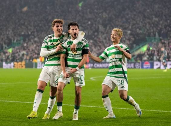 Sport Bilder des Tages Nicolas Kuhn of Celtic celebrates with Arne Engels & Daizen Maeda of Celtic after scoring his second goal of the game to give Celtic a 2-1 lead just before half-time. Celtic v RB Leipzig, UEFA Champions League, Group Stage, Football, Celtic Park, Glasgow, Scotland, UK - 05 Nov 2024 EDITORIAL USE ONLY No use with unauthorised audio, video, data, fixture lists, club league logos or live services. Online in-match use limited to 120 images, no video emulation. No use in betting, games or single club league player publications. Copyright: xStuartxWallace Shutterstockx 14863772as