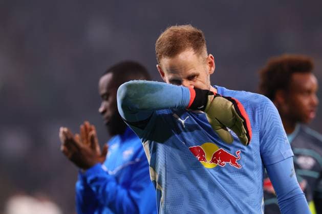 Celtic Glasgow - RB Leipzig Champions League Glasgow, 05.11.2024, Celtic Park, Fussball, UEFA Champions League, 4. Spieltag , Celtic Glasgow vs. RB Leipzig 3:1 (2:1) , Im Bild: Torwart Peter Gulacsi (1, RB Leipzig) enttäscht nach der Niederlage , Only editorial use! Foto nur zur redaktionellen Nutzung bestimmt! , UEFA regulations prohibit any use of photographs as image sequences and or quasi-video ,