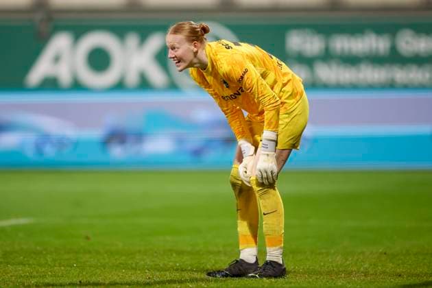 , Google Pixel Frauen-Bundesliga, VfL Wolfsburg vs SC Freiburg, AOK Stadion am 03. November 2024 in Wolfsburg, Deutschland. (Foto von Marco Steinbrenner DeFodi Images) , Google Pixel Frauen-Bundesliga, VfL Wolfsburg vs SC Freiburg, AOK Stadion, November 3, 2024 in Wolfsburg, Germany. (Photo by Marco Steinbrenner DeFodi Images) DFB DFL REGULATIONS PROHIBIT ANY USE OF PHOTOGRAPHS AS IMAGE SEQUENCES AND OR QUASI-VIDEO. not used in POL SRB CRO FRA GBR NED ITA USA Defodi-108_wolf_frei_20240311_118