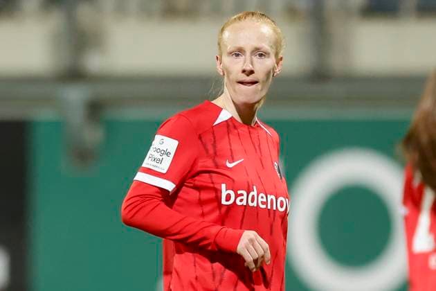 , Google Pixel Frauen-Bundesliga, VfL Wolfsburg vs SC Freiburg, AOK Stadion am 03. November 2024 in Wolfsburg, Deutschland. (Foto von Marco Steinbrenner DeFodi Images) , Google Pixel Frauen-Bundesliga, VfL Wolfsburg vs SC Freiburg, AOK Stadion, November 3, 2024 in Wolfsburg, Germany. (Photo by Marco Steinbrenner DeFodi Images) DFB DFL REGULATIONS PROHIBIT ANY USE OF PHOTOGRAPHS AS IMAGE SEQUENCES AND OR QUASI-VIDEO. not used in POL SRB CRO FRA GBR NED ITA USA Defodi-108_wolf_frei_20240311_122