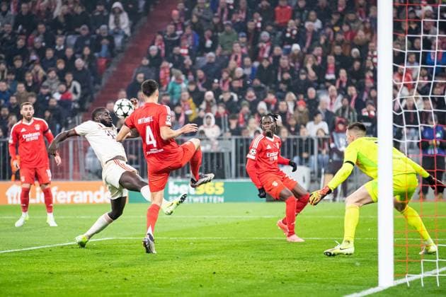 Torchance von Dayot Upamecano (FC Bayern Muenchen, 02), Antonio S (SL Benfica Lissabon, 04), Trubin (SL Benfica Lissabon, 01) GER, FC Bayern Muenchen vs. SL Benfica Lissabon, Fussball, Champions League, 4. Spieltag, Spielzeit 2024 2025, 06.11.2024 DFB DFL REGULATIONS PROHIBIT ANY USE OF PHOTOGRAPHS AS IMAGE SEQUENCES AND OR QUASI-VIDEO GER, FC Bayern Muenchen vs. SL Benfica Lissabon, Fussball, Champions League, 4. Spieltag, Spielzeit 2024 2025, 06.11.2024 Muenchen Copyright: xEibner-Pressefoto RogerxBuerkex EP_RBE