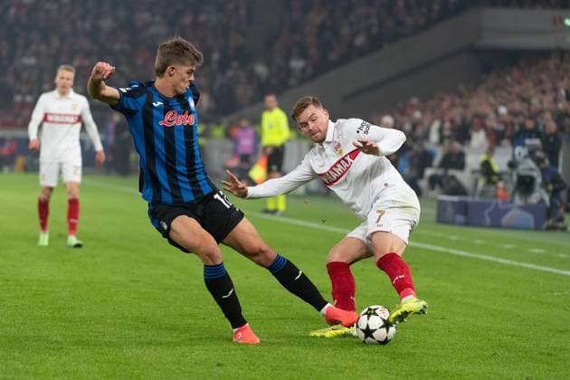 v.li. Charles De Ketelaere (Atalanta Bergamo, 17), Maximilian Mittelstaedt (VfB Stuttgart, 07) GER, VfB Stuttgart vs. Atalanta Bergamo, Fussball, Herren, UEFA Champions League, 4. Spieltag, Spielzeit 2024 2025, 06.11.2024, GER, VfB Stuttgart vs. Atalanta Bergamo, Fussball, Herren, UEFA Champions League, 4. Spieltag, Spielzeit 2024 2025, 06.11.2024 Stuttgart Copyright: xEibner-Pressefoto WolfgangxFrankx EP_WFK