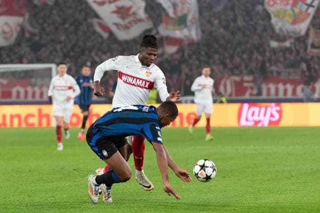 v.li. El Bilal Toure (VfB Stuttgart, 10), Isak Hien (Atalanta Bergamo, 04) GER, VfB Stuttgart vs. Atalanta Bergamo, Fussball, Herren, UEFA Champions League, 4. Spieltag, Spielzeit 2024 2025, 06.11.2024, GER, VfB Stuttgart vs. Atalanta Bergamo, Fussball, Herren, UEFA Champions League, 4. Spieltag, Spielzeit 2024 2025, 06.11.2024 Stuttgart Copyright: xEibner-Pressefoto WolfgangxFrankx EP_WFK