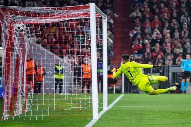 Tor fuer den FC Bayern 1:0 durch Jamal Musiala (FC Bayern Muenchen, 42). Keibe Chance fuer Trubin (SL Benfica Lissabon, 01) GER, FC Bayern Muenchen vs. SL Benfica Lissabon, Fussball, Champions League, 4. Spieltag, Spielzeit 2024 2025, 06.11.2024 DFB DFL REGULATIONS PROHIBIT ANY USE OF PHOTOGRAPHS AS IMAGE SEQUENCES AND OR QUASI-VIDEO GER, FC Bayern Muenchen vs. SL Benfica Lissabon, Fussball, Champions League, 4. Spieltag, Spielzeit 2024 2025, 06.11.2024 Muenchen Copyright: xEibner-Pressefoto RogerxBuerkex EP_RBE
