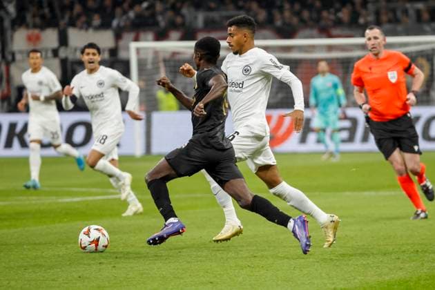 Oscar Dorley (Slavia Prag, 19) und Ansgar Knauff (Eintracht Frankfurt, 36) im Laufduell , Fussball, UEFA Europa League, 4. Spieltag, 2024 2025, Eintracht Frankfurt vs. Slavia Prag, 07.11.2024, Frankfurt Stadion, Frankfurt am Main, Deutschland Frankfurt am Main Frankfurt Stadion Hessen Deutschland Copyright: xGrantxHubbsx