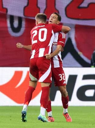 Santiago Hezze of Olympiakos celebrates scoring the opening goal 1-0 Olympiakos v Rangers, UEFA Europa League, Group Stage, Football, Georgios Karaiskakis Stadium, Pireas, Greece - 07 Nov 2024 EDITORIAL USE ONLY No use with unauthorised audio, video, data, fixture lists, club league logos or live services. Online in-match use limited to 120 images, no video emulation. No use in betting, games or single club league player publications. Copyright: xCostasxBaltas Shutterstockx 14878028an