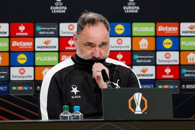Jindrich Trpisovsky (Slavia Prag, Trainer) bei der Pressekonferenz , Fussball, UEFA Europa League, 4. Spieltag, 2024 2025, Eintracht Frankfurt vs. Slavia Prag, 07.11.2024, Frankfurt Stadion, Frankfurt am Main, Deutschland Frankfurt am Main Frankfurt Stadion Hessen Deutschland Copyright: xGrantxHubbsx