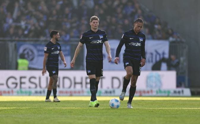 09.11.2024, xdcx, Fussball 2. Bundesliga, SV Darmstadt 98 - Hertha BSC Berlin, emonline, emspor, despor, v.l., Jan-Luca Schuler (Hertha BSC Berlin), Derrry Scherhant (Hertha BSC Berlin) enttaeuscht, enttaeuscht schauend, dissapointed, traurig, frustiert, frust, gefrustet DFL DFB REGULATIONS PROHIBIT ANY USE OF PHOTOGRAPHS AS IMAGE SEQUENCES AND OR QUASI-VIDEO.