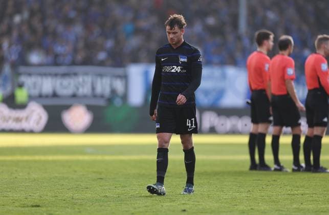 09.11.2024, xdcx, Fussball 2. Bundesliga, SV Darmstadt 98 - Hertha BSC Berlin, emonline, emspor, despor, v.l., Pascal Klemens (Hertha BSC Berlin) enttaeuscht, enttaeuscht schauend, dissapointed, traurig, frustiert, frust, gefrustet DFL DFB REGULATIONS PROHIBIT ANY USE OF PHOTOGRAPHS AS IMAGE SEQUENCES AND OR QUASI-VIDEO.