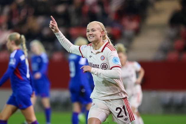 Jubel zum Tor zum 1:0 durch Pernille Harder (FC Bayern Muenchen, 21), Torjubel, FC Bayern Muenchen vs. Valerenga IF, Fussball, UEFA Women s Champions League, Gruppenrunde, 3. Spieltag, Saison 2024 2025, 12.11.2024, FC Bayern Muenchen vs. Valerenga IF, Fussball, UEFA Women s Champions League, Gruppenrunde, 3. Spieltag, Saison 2024 2025, 12.11.2024 Muenchen Copyright: xEibner-Pressefoto JennixMaulx EP_JML