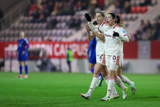 Jubel zum Tor zum 1:0 durch Pernille Harder (FC Bayern Muenchen, 21), Torjubel, Tuva Hansen (FC Bayern Muenchen, 06) und Linda Sembrant (FC Bayern Muenchen, 02) jubeln mit, FC Bayern Muenchen vs. Valerenga IF, Fussball, UEFA Women s Champions League, Gruppenrunde, 3. Spieltag, Saison 2024 2025, 12.11.2024, FC Bayern Muenchen vs. Valerenga IF, Fussball, UEFA Women s Champions League, Gruppenrunde, 3. Spieltag, Saison 2024 2025, 12.11.2024 Muenchen Copyright: xEibner-Pressefoto JennixMaulx EP_JML