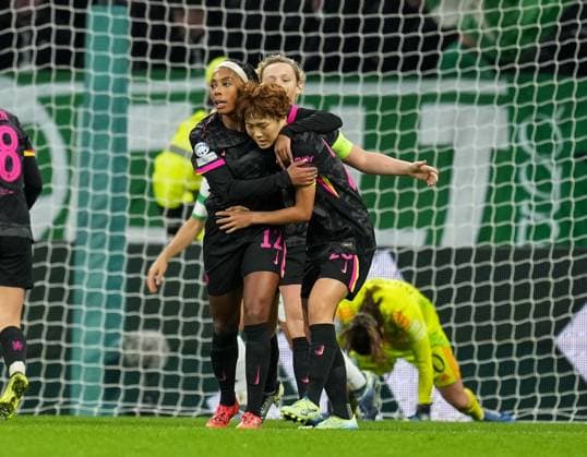 Ashley Lawrence of Chelsea celebrates with fellow goalscorer Maika Hamano of Chelsea after scoring to give Chelsea a 1-2 lead. Celtic Women v Chelsea Women, UEFA Women s Champions League, Group B, Football, New Celtic Park, Glasgow, Scotland, UK - 13 Nov 2024 EDITORIAL USE ONLY No use with unauthorised audio, video, data, fixture lists, club league logos or live services. Online in-match use limited to 120 images, no video emulation. No use in betting, games or single club league player publications. Copyright: xStuartxWallace Shutterstockx 14902036aa