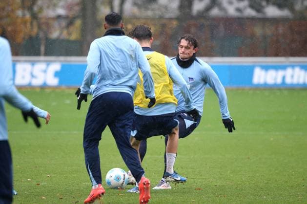 DEU, DFL, 2. FBL Hertha BSC, Training, 19.11.2024, Sportforum, Berlin, DEU, DFL, 2. FBL Hertha BSC, Training, im Bild Fabian Reese (Hertha BSC Berlin 11) DFL - regulations prohibit any use of Photographs as image sequences and or quasi-video Foto: Juergen Engler nordphoto GmbH
