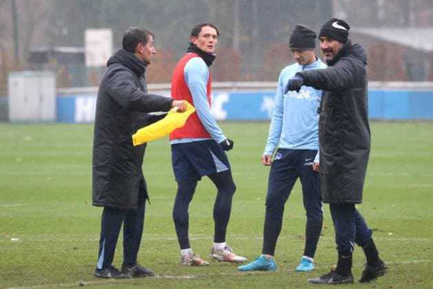 DEU, DFL, 2. FBL Hertha BSC, Training, 19.11.2024, Sportforum, Berlin, DEU, DFL, 2. FBL Hertha BSC, Training, im Bild Cheftrainer Cristian Fiel (Hertha BSC Berlin), Co-Trainer Jaime Monroy (Hertha BSC Berlin), Fabian Reese (Hertha BSC Berlin 11), Ibrahim Maza (Hertha BSC Berlin 10) DFL - regulations prohibit any use of Photographs as image sequences and or quasi-video Foto: Juergen Engler nordphoto GmbH