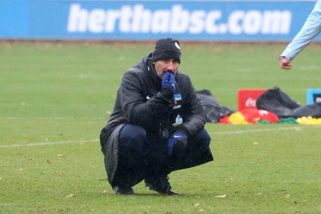 DEU, DFL, 2. FBL Hertha BSC, Training, 19.11.2024, Sportforum, Berlin, DEU, DFL, 2. FBL Hertha BSC, Training, im Bild Cheftrainer Cristian Fiel (Hertha BSC Berlin) DFL - regulations prohibit any use of Photographs as image sequences and or quasi-video Foto: Juergen Engler nordphoto GmbH