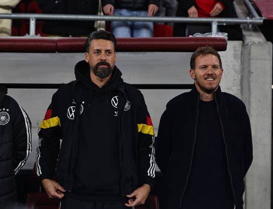 Fußball, Herren, Saison 2024 2025, Nations League (Liga A, Gruppe 3, 6. Spieltag) in Budapest, Ungarn - Deutschland, v. l. Co-Trainer Sandro Wagner (Deutschland), Bundestrainer Julian Nagelsmann (Deutschland), 19.11. 2024, Copyright: xMatthiasxKochx