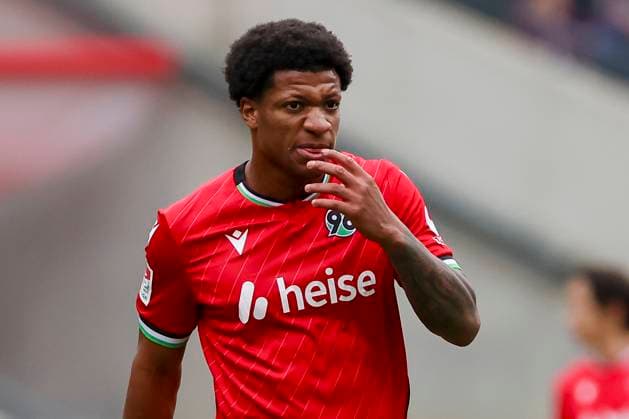 Jessic Ngankam (Hannover 96) schaut enttaeuscht, 2. Bundesliga, Hannover 96 vs SV Darmstadt 98, Heinz von Heiden Arena am 23. November 2024 in Hannover, Deutschland. (Foto von Marco Steinbrenner DeFodi Images) Jessic Ngankam (Hannover 96) looks dejected, 2. Bundesliga, Hannover 96 vs SV Darmstadt 98, Heinz von Heiden Arena, November 23, 2024 in Hanover, Germany. (Photo by Marco Steinbrenner DeFodi Images) DFB DFL REGULATIONS PROHIBIT ANY USE OF PHOTOGRAPHS AS IMAGE SEQUENCES AND OR QUASI-VIDEO. Defodi-700_hannover_darmstadt_20241123_070