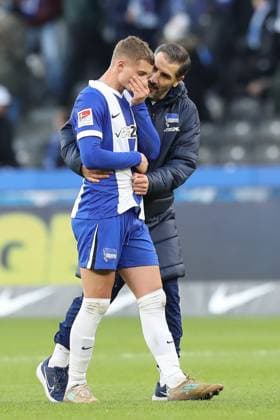 23.11.2024, xtgx, Fussball 2. Bundesliga, Hertha BSC Berlin - SSV Ulm 1846 emspor, v.l. Michael Cuisance (Hertha, 27), Cristian Fiel (Hertha, Trainer) enttaeuscht, enttäuscht, schaut enttaeuscht, niedergeschlagen, disappointed (DFL DFB REGULATIONS PROHIBIT ANY USE OF PHOTOGRAPHS as IMAGE SEQUENCES and or QUASI-VIDEO) Berlin