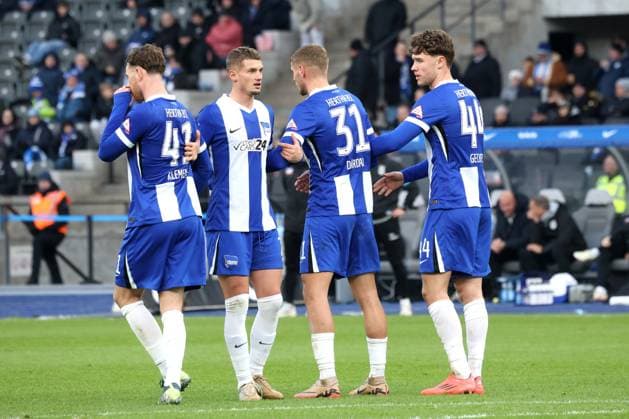 DEU, DFL, 2. FBL, Hertha BSC vs. SSV Ulm, 23.11.2024, Berliner Olympiastadion, Berlin, DEU, DFL, 2. FBL, Hertha BSC vs. SSV Ulm, im Bild Herthamauer, Pascal Klemens (Hertha BSC Berlin 41), Michael Cuisance (Hertha BSC Berlin 27), Marton Dardai (Hertha BSC Berlin 31), Linus Gechter (Hertha BSC Berlin 44) DFL - regulations prohibit any use of Photographs as image sequences and or quasi-video Foto: Juergen Engler nordphoto GmbH