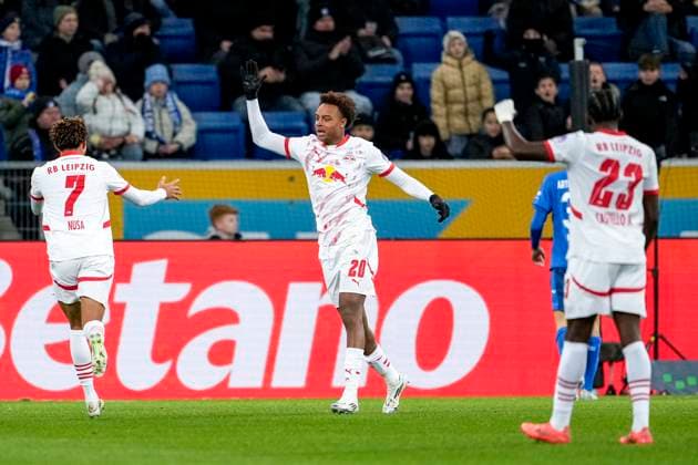 v.li.: Antonio Nusa (RBL, 7), Assan Ouedraogo (RBL, 20), Castello Lukeba (RBL, 23), Spieler von RB Leipzig, jubeln über das Tor zum 2:3, Jubel, Torjubel, Torerfolg, celebrate the goal, goal, celebration, jubelt ueber das Tor, Freuen, Freude, freut sich, optimistisch, positiv, Spielszene, Highlight, Action, Aktion, 23.11.2024, Sinsheim (Deutschland), Fussball, Bundesliga, TSG 1899 Hoffenheim - RB Leipzig, DFB DFL REGULATIONS PROHIBIT ANY USE OF PHOTOGRAPHS AS IMAGE SEQUENCES AND OR QUASI-VIDEO.