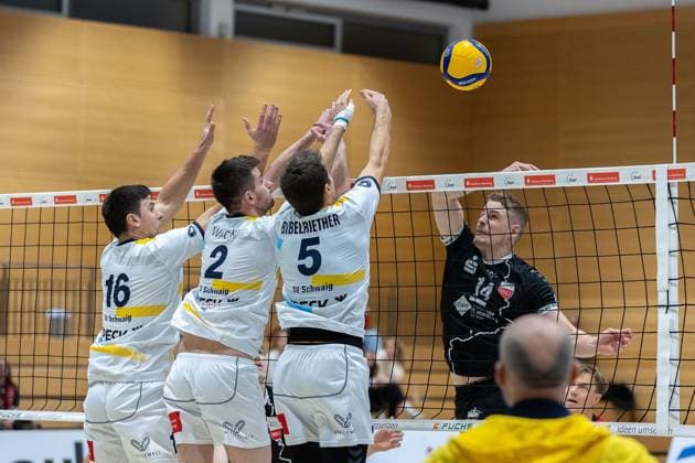 Perica Stanic (SV Schwaig, 16), Mariusz Wacek (SV Schwaig, 02), Max Bibrack (SV Schwaig, 06), Timon Schippmann (TV Rottenburg, 14), SV Schwaig Volleyball - TV Rottenburg, Volleyball, 2. Bundesliga Sued, 6. Spieltag, 23.11.2024 SV Schwaig Volleyball - TV Rottenburg, Volleyball, 2. Bundesliga Sued, 6. Spieltag, 23.11.2024 Schwaig Copyright: xEibner-Pressefoto G.xSantemizx EP_GSZ