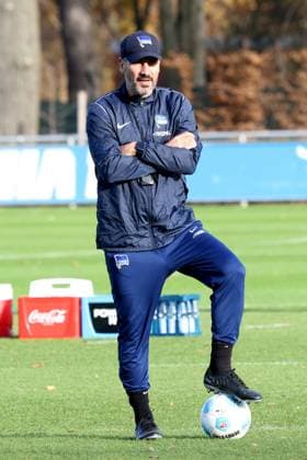 DEU, DFL, 2. FBL Hertha BSC, Training, 25.11.2024, Sportforum, Berlin, DEU, DFL, 2. FBL Hertha BSC, Training, im Bild Cheftrainer Cristian Fiel (Hertha BSC Berlin) DFL - regulations prohibit any use of Photographs as image sequences and or quasi-video Foto: Juergen Engler nordphoto GmbH