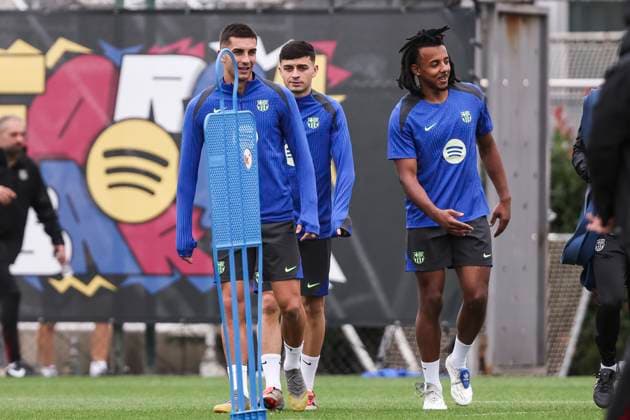 November 25, 2024, Sant Joan Despi, Barcelona, SPAIN: Jules Kounde, Pedro Gonzalez Pedri and Ferran Torres during the training day of FC Barcelona, Barca ahead UEFA Champions League, football match against Stade Brestois 29 at Ciudad Esportiva Joan Gamper on November 25, 2024 in Sant Joan Despi, Barcelona, Spain. Sant Joan Despi SPAIN - ZUMAa181 20241125_zaa_a181_007 Copyright: xJavierxBorregox