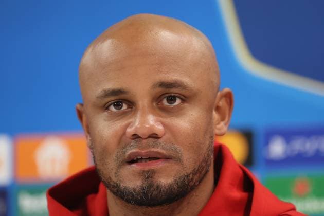 München, Deutschland, 25. November 2024: Fussball, Herren, Saison 2024 2025, FC Bayern München, Säbener Strasse, Trainingsgelände, Internationale Pressekonferenz, Champions League Vincent Kompany, Trainer (FC Bayern München)Kopf, Portrait auf der Pressekonferenz
