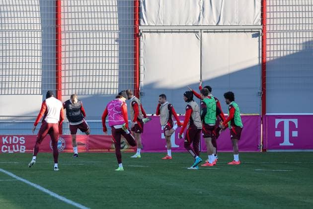 Harry Kane (FC Bayern Muenchen, 09) beim Training mit Leon Goretzka (FC Bayern Muenchen, 08) und Michael Olise (FC Bayern Muenchen 17), mit Raphael Guerreiro (FC Bayern Muenchen, 22) und Serge Gnabry (FC Bayern Muenchen, 07) und Leroy Sane (FC Bayern Muenchen, 10), Ger, Abschlusstraining, FC Bayern Muenchen, Fussball, UEFA Champions League, 5. Spieltag, Saison 2024 2025, 25.11.2024, Ger, Abschlusstraining, FC Bayern Muenchen, Fussball, UEFA Champions League, 5. Spieltag, Saison 2024 2025, 25.11.2024 Muenchen Copyright: xEibner-Pressefoto JennixMaulx EP_JML