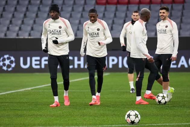 Randal Kolo Muani (Paris Saint-Germain, PSG, 23) mit Ousmane Dembele (Paris Saint-Germain, PSG, 10) beim Training, Ger, Abschlusstraining, Paris Saint-Germain, PSG, Fussball, UEFA Champions League, 5. Spieltag, Saison 2024 2025, 25.11.2024, Ger, Abschlusstraining, Paris Saint-Germain, PSG, Fussball, UEFA Champions League, 5. Spieltag, Saison 2024 2025, 25.11.2024 Muenchen Copyright: xEibner-Pressefoto JennixMaulx EP_JML