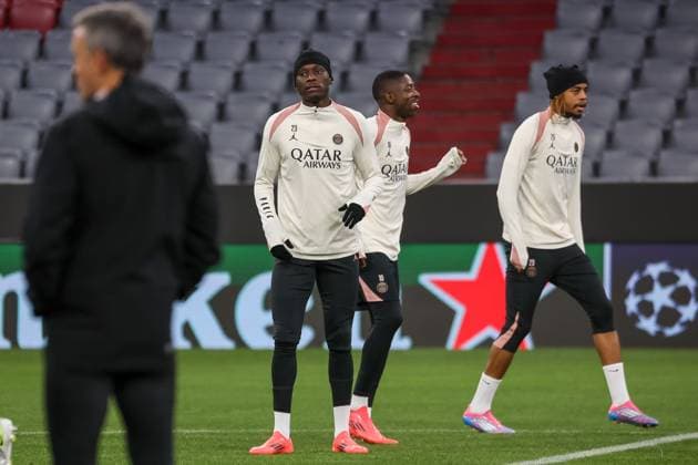 Randal Kolo Muani (Paris Saint-Germain, PSG, 23) mit Bradley Barcola (Paris Saint-Germain, PSG, 29) und Ousmane Dembele (Paris Saint-Germain, PSG, 10), Ger, Abschlusstraining, Paris Saint-Germain, PSG, Fussball, UEFA Champions League, 5. Spieltag, Saison 2024 2025, 25.11.2024, Ger, Abschlusstraining, Paris Saint-Germain, PSG, Fussball, UEFA Champions League, 5. Spieltag, Saison 2024 2025, 25.11.2024 Muenchen Copyright: xEibner-Pressefoto JennixMaulx EP_JML
