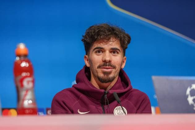 Vitinha (Paris Saint-Germain, PSG, 17) bei der Pressekonferenz, Ger, Internationale Pressekonferenz, Paris Saint-Germain, PSG, Fussball, UEFA Champions League, 5. Spieltag, Saison 2024 2025, 25.11.2024, Ger, Internationale Pressekonferenz, Paris Saint-Germain, PSG, Fussball, UEFA Champions League, 5. Spieltag, Saison 2024 2025, 25.11.2024 Muenchen Copyright: xEibner-Pressefoto JennixMaulx EP_JML