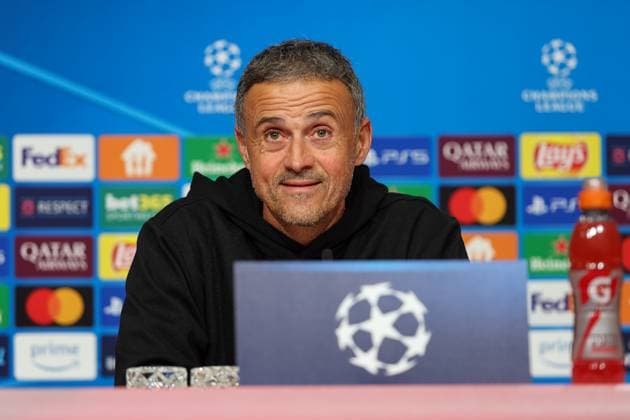 Luis Enrique Martinez Garcia (Paris Saint-Germain, PSG, Head-Coach) bei der Pressekonferenz, Ger, Internationale Pressekonferenz, Paris Saint-Germain, PSG, Fussball, UEFA Champions League, 5. Spieltag, Saison 2024 2025, 25.11.2024, Ger, Internationale Pressekonferenz, Paris Saint-Germain, PSG, Fussball, UEFA Champions League, 5. Spieltag, Saison 2024 2025, 25.11.2024 Muenchen Copyright: xEibner-Pressefoto JennixMaulx EP_JML