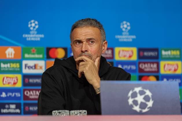 Luis Enrique Martinez Garcia (Paris Saint-Germain, PSG, Head-Coach) bei der Pressekonferenz, Ger, Internationale Pressekonferenz, Paris Saint-Germain, PSG, Fussball, UEFA Champions League, 5. Spieltag, Saison 2024 2025, 25.11.2024, Ger, Internationale Pressekonferenz, Paris Saint-Germain, PSG, Fussball, UEFA Champions League, 5. Spieltag, Saison 2024 2025, 25.11.2024 Muenchen Copyright: xEibner-Pressefoto JennixMaulx EP_JML
