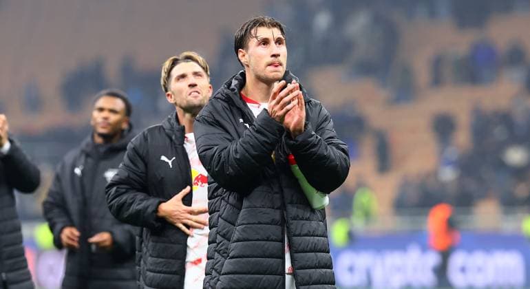 Inter Mailand - RB Leipzig Champions League Leipzig, 26.11.2024, Giuseppe-Meazza-Stadion, Fussball, UEFA Champions League, Spieltag 5 , RB Leipzig vs. FC Inter Mailand 1:0 (1:0) , Im Bild: Enttäuschung bei RB Leipzig nach dem Spiel. Willi Orban (4, RB Leipzig), Kevin Kampl (44, RB Leipzig). ,