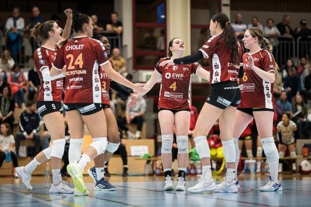 Volleyball CEV Challenge League: Volley Duedingen vs SC Potsdam; Duedingen , 27.11.2024 Jade Cholet (Outside Hitter, SC Potsdam, 24) Danielle Harbin (Opposite, SC Potsdam, 3) Jenna Ewert (Setter, SC Potsdam, 4) Eleanor Holthaus (Outside Hitter, SC Potsdam, 6) Volleyball CEV Challenge League: Volley Duedingen vs SC Potsdam in Duedingen , 27.11.2024 Copyright: xBEAUTIFULxSPORTS OlafxRellischx