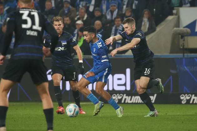 29.11.2024, xgox, Fussball 2. Bundesliga, 1. FC Magdeburg - Hertha BSC Berlin emspor, v.l. Livian Burcu (Magdeburg, 29), Jonjoe Kenny (Hertha, 16) Zweikampf, Duell, Kampf, tackle (DFL DFB REGULATIONS PROHIBIT ANY USE OF PHOTOGRAPHS as IMAGE SEQUENCES and or QUASI-VIDEO) Magdeburg