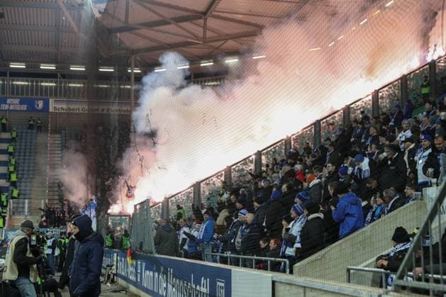 29.11.2024, xgox, Fussball 2. Bundesliga, 1. FC Magdeburg - Hertha BSC Berlin emspor, v.l. Symbolfoto, Symbolbild, Symbol Fans, Zuschauer, Publikum, Tribuene Pyro, Pyrotechnik, Bengalo, Rauch, Feuerwerk (DFL DFB REGULATIONS PROHIBIT ANY USE OF PHOTOGRAPHS as IMAGE SEQUENCES and or QUASI-VIDEO) Magdeburg