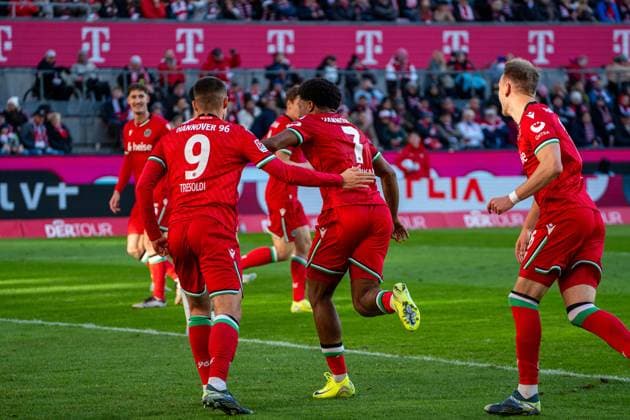 Jubel nach dem 0:1 durch Jessic Ngankam (Hannover 96, 07) 1. FC Koeln vs. Hannover 96, Fussball, 2. Bundesliga, 14. Spieltag, Saison 2024 2025, 30.11.2024 1. FC Koeln vs. Hannover 96, Fussball, 2. Bundesliga, 14. Spieltag, Saison 2024 2025, 30.11.2024 Koeln