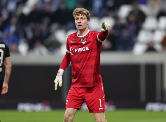 30.11.2024, xdcx, Fussball 2. Bundesliga, SV Darmstadt 98 - SC Preußen Münster, emonline, emspor, despor, v.l., Torwart Johannes Schenk (SC Preußen Münster) gibt Anweisungen, gestikuliert, mit den Armen gestikulieren gives instructions, gesticulate DFL DFB REGULATIONS PROHIBIT ANY USE OF PHOTOGRAPHS AS IMAGE SEQUENCES AND OR QUASI-VIDEO.