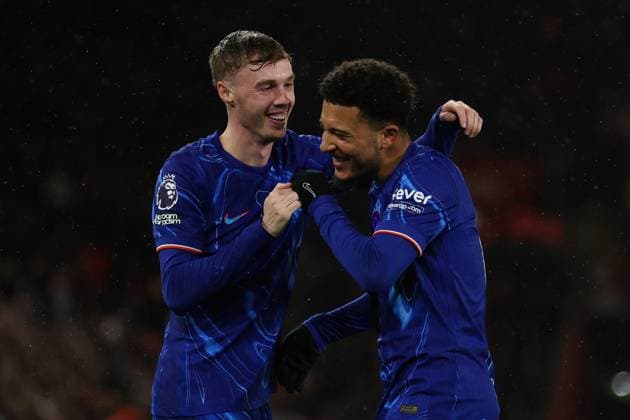 Football - 2024 2025 Premier League - Southampton vs Chelsea - St Mary™s Stadium - Wednesday 4th December 2024 Cole Palmer of Chelsea celebrates his goal with Jadon Sancho during the Premier League match at St Mary™s Stadium COLORSPORT Shaun Boggust