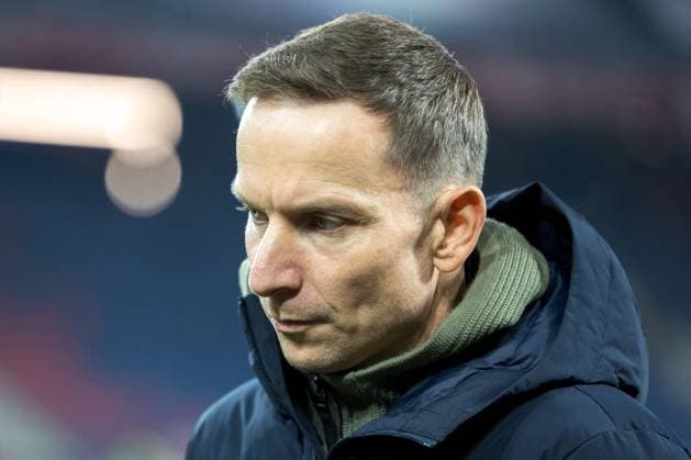 04.12.2024, Red Bull Arena, Salzburg, AUT, 1. FBL, FC Red Bull Salzburg vs TSV Egger Glas Hartberg, Grunddurchgang, 4. Runde, im Bild Trainer Pepijn Lijnders (Salzburg) during the Admiral Bundesliga, 4th round match between FC Red Bull Salzburg and TSV Egger Glas Hartberg at the Red Bull Arena in Salzburg, Austria on 2024 12 04. Expa Salzburg