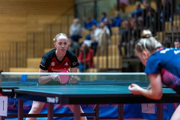 Neumann, Josephina (ttc Berlin eastside) gegen Hana Arapovic, (SV DJK Kolbermoor), SV DJK Kolbermoor vs.TTC Berlin eastside , Tischtennis, 1.Bundesliga Frauen, 7. Spielwoche, 2024 2025, 06.12.2024, SV DJK Kolbermoor vs.TTC Berlin eastside , Tischtennis, 1.Bundesliga Frauen, 7. Spielwoche, 2024 2025, 06.12.2024, Kolbermoor