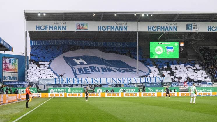 Fußball, Herren, Saison 2024 2025, 2. Bundesliga (15. Spieltag), SpVgg Greuther Fürth - Hertha BSC, Gästeblock, Fans von Hertha, Hertha ist unser Verein !, Blau-Weiss sind unsere Farben, 07.12. 2024,
