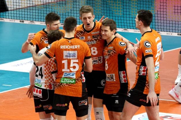 DEU, DVV, 1.VBL, BR Volleys vs. Lueneburg, 07.12.2024, Max-Schmeling-Halle, Berlin, DEU, DVV, 1.VBL, BR Volleys vs. Lueneburg, im Bild BR Volleys-Spielerkreis Foto: Juergen Engler nordphoto GmbH
